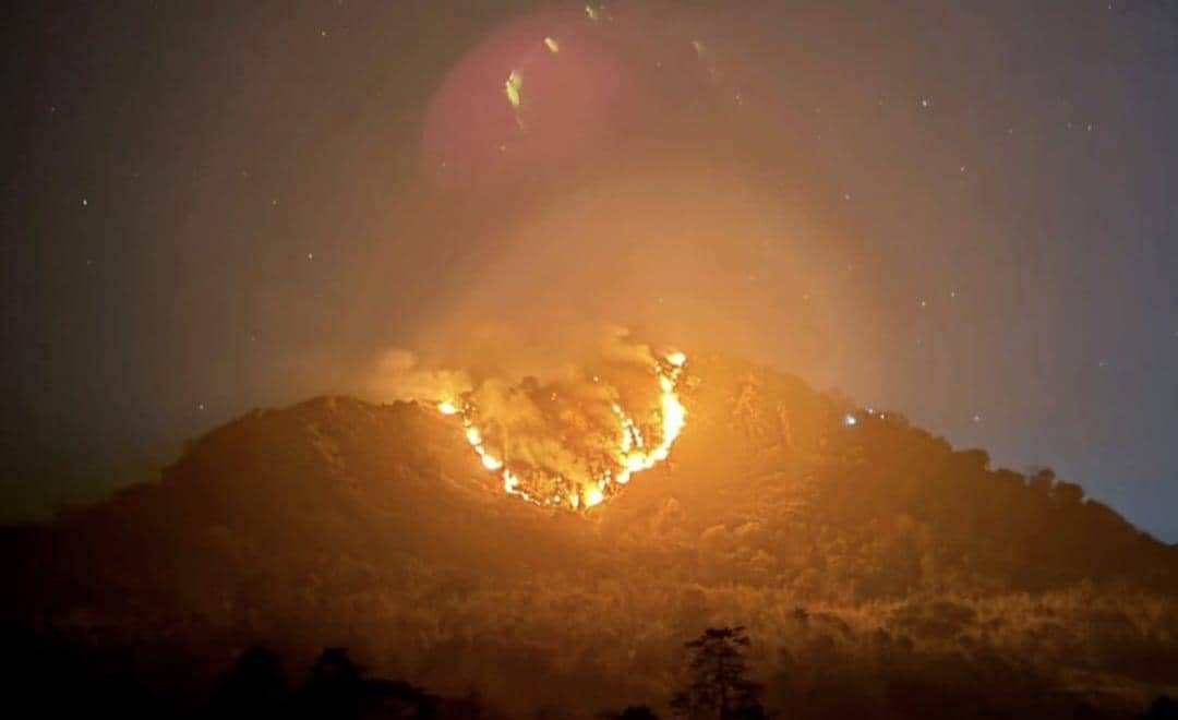 Gunung Bulu Saukang Maros Terbakar, Api Muncul dari Kawasan Pos 5