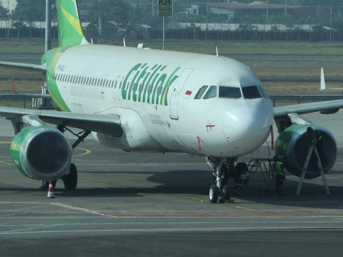 Turbin pesawat di Bandara Soekarno-Hatta ditutup pelindung untuk mencegah paparan abu vulkanik berbahaya.