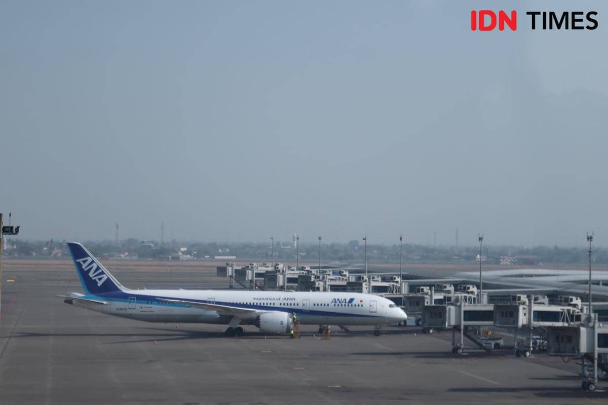 Maskapai di Soetta Tutup Turbin Pesawatnya, Cegah Abu Vulkanik Masuk