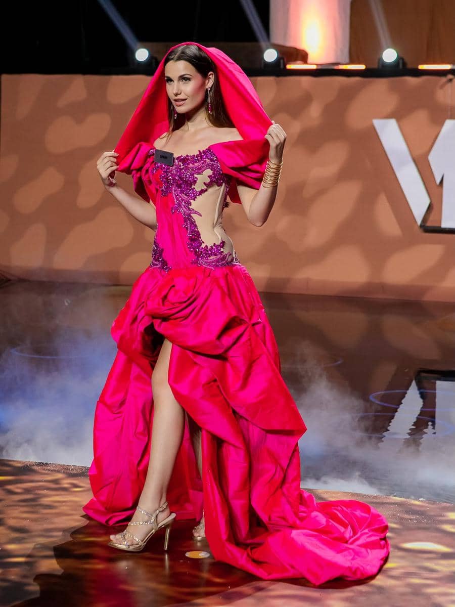 Potret Finalis di World Fashion Designer