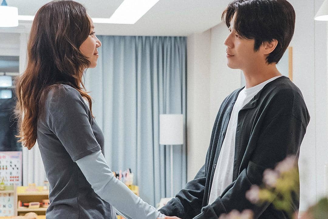 7 Alasan Tae Sung Menjaga Jarak dari Bo Na di A Bona Fide Killer