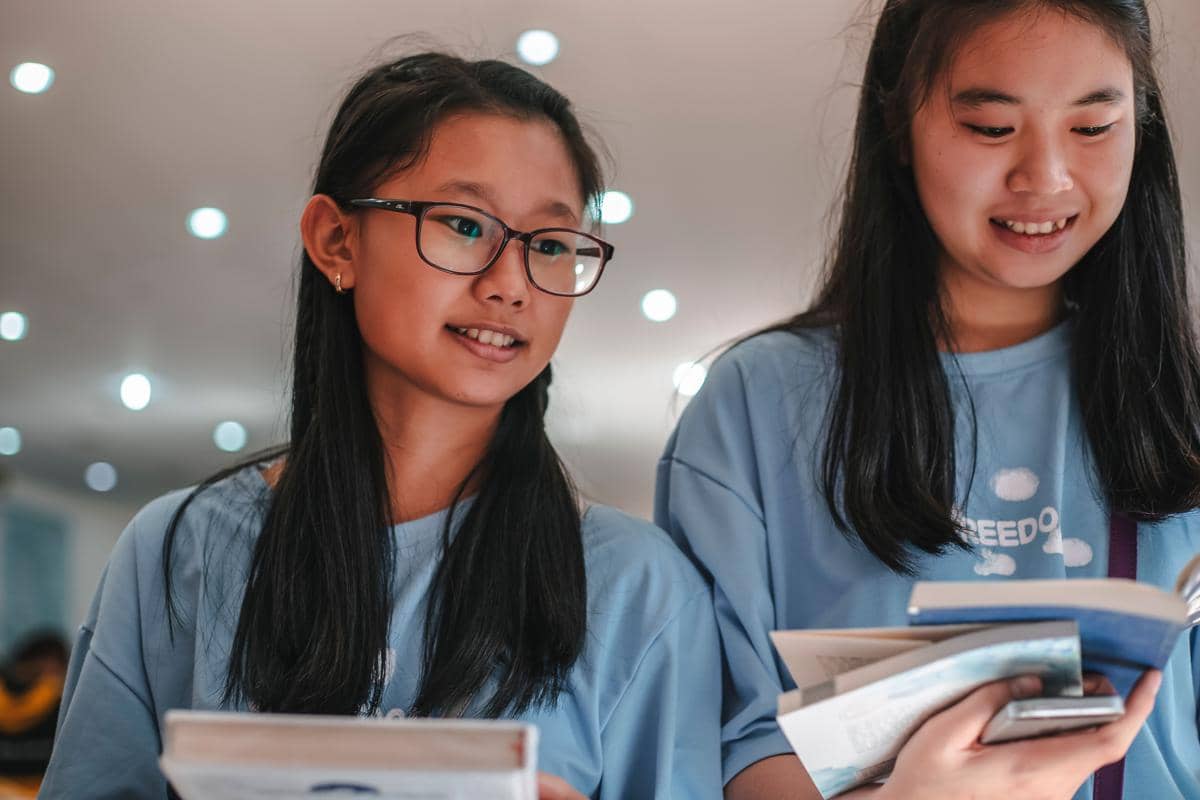 5 Genre Buku yang Cocok untuk Buddy Read Bersama Teman