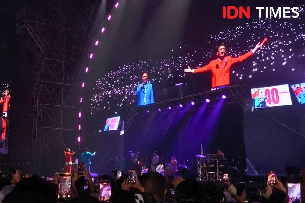 Potret konser Kahitna 40 Tahun di NICE PIK 2, Tangerang, Banten, Sabtu (5/9/2026) (IDN Times/Juan Dwi)