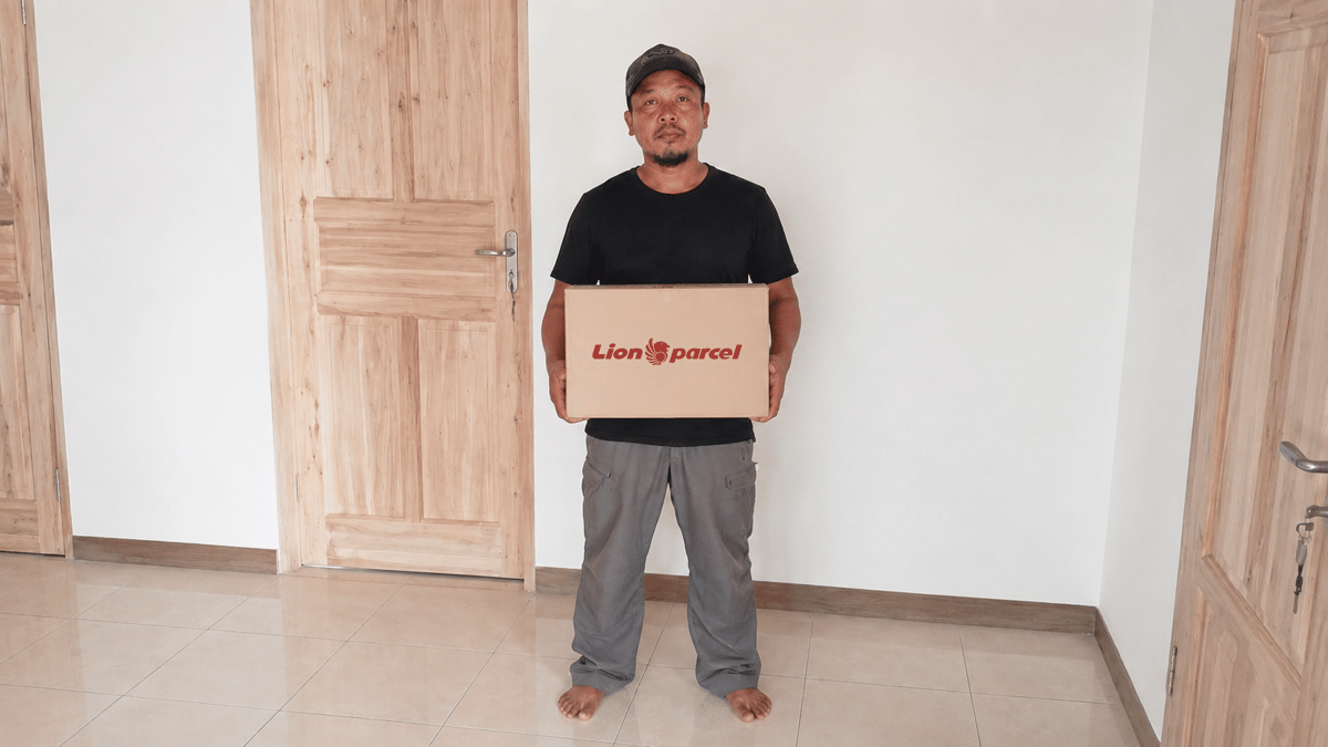 Taopik - Pelanggan Lion Parcel Garut.png