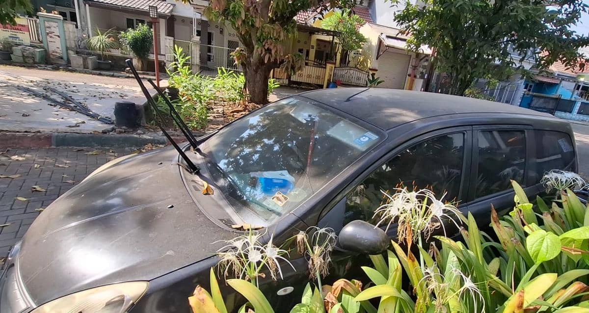 Abu vulkanik Gunung Anak Krakatau mulai menyebar hingga Depok, Jawa Barat, Minggu (6/9/2026). (IDN Times/Umi Kalsum)