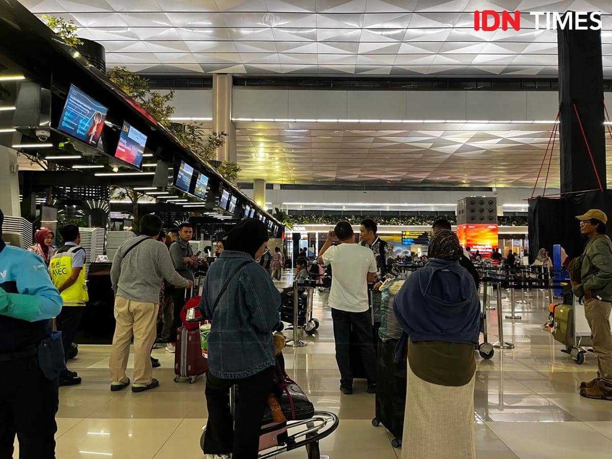 33 Penerbangan di Soetta Terganggu Dampak Gunung Anak Krakatau