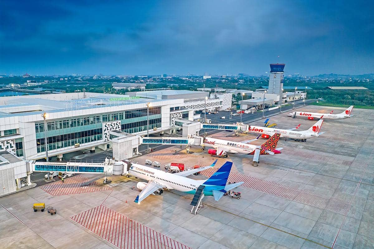 Penumpukan pesawat di Bandara Ahmad Yani Semarang akibat erupsi Gunung Krakatau. (Dok. Bandara Internasional Ahmad Yani Semarang)
