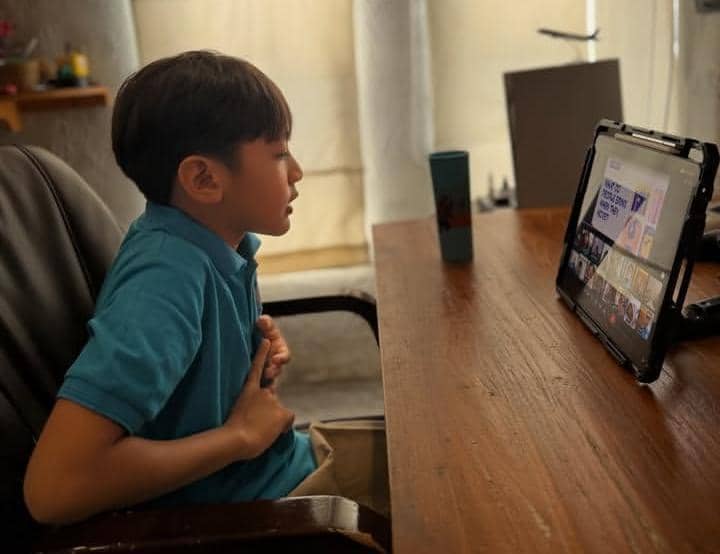 anak Zaskia Adya Mecca sekolah online karena erupsi Gunung Anak Krakatau