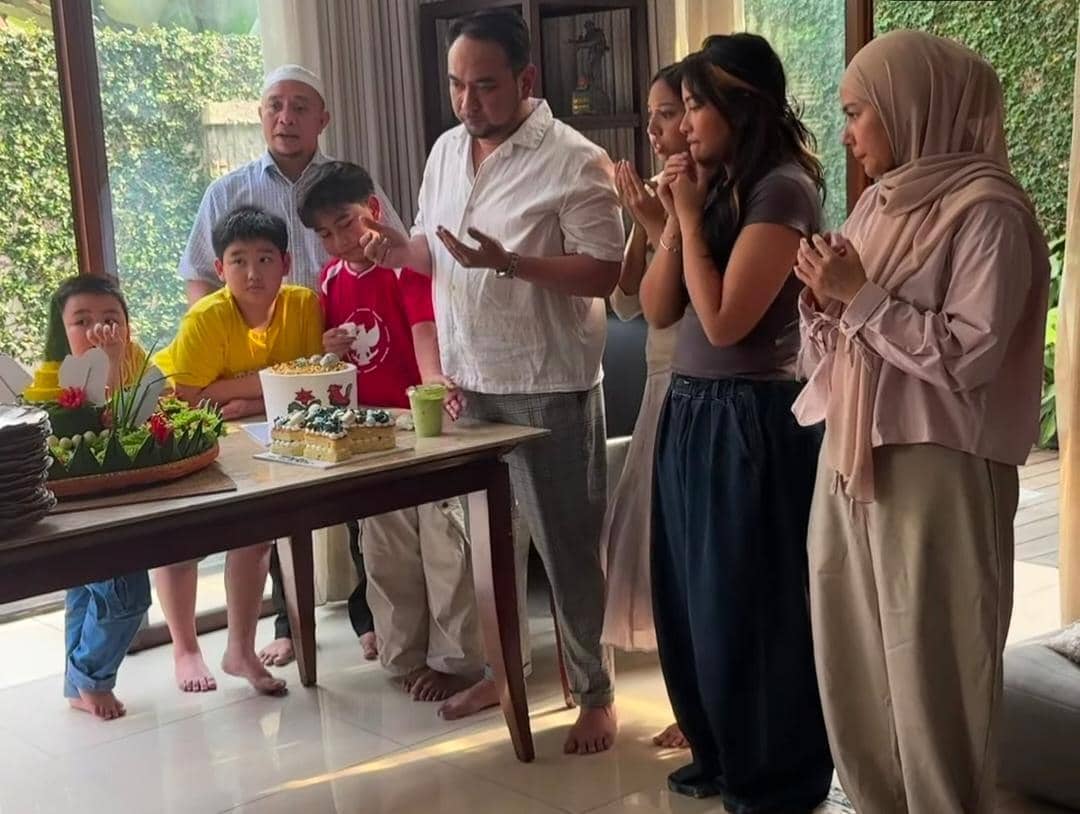 Bebi Romeo ultah ke-52