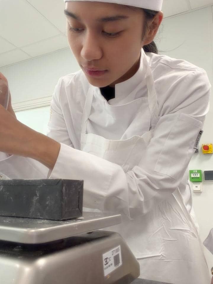 Azizah Salsha Ikut Kelas Baking di Prancis (instagram.com/azizahsalsha_)