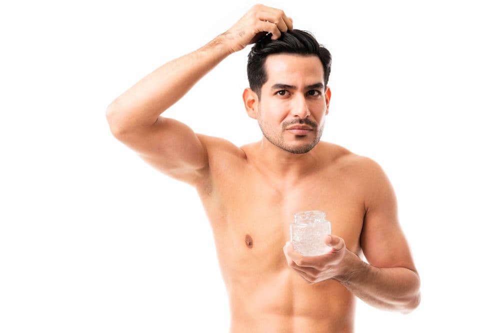 ilustrasi pria memakai hair wax