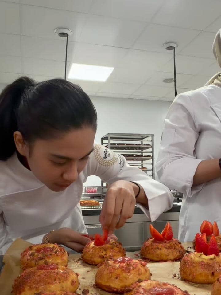 Azizah Salsha Ikut Kelas Baking di Prancis (instagram.com/azizahsalsha_)