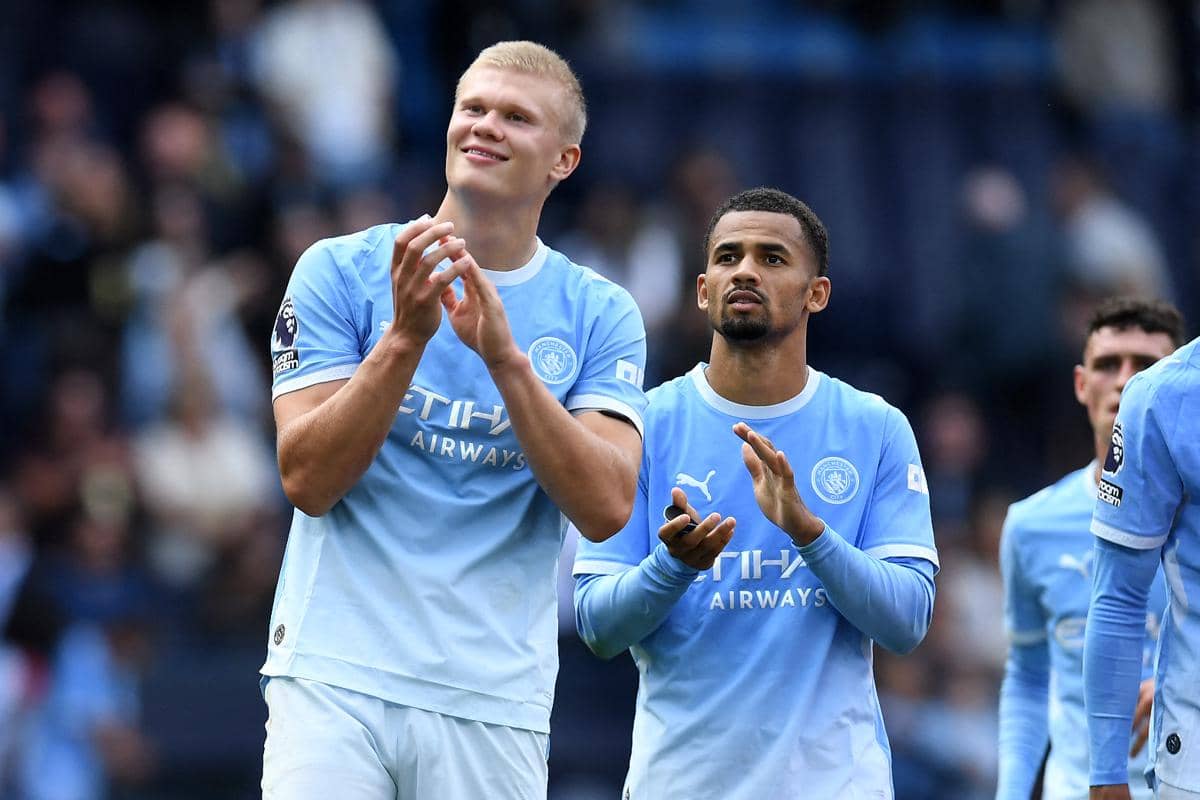 Striker Manchester City, Erling Haaland, merayakan kemenangan atas Coventry City (AFP / Peter Powell)