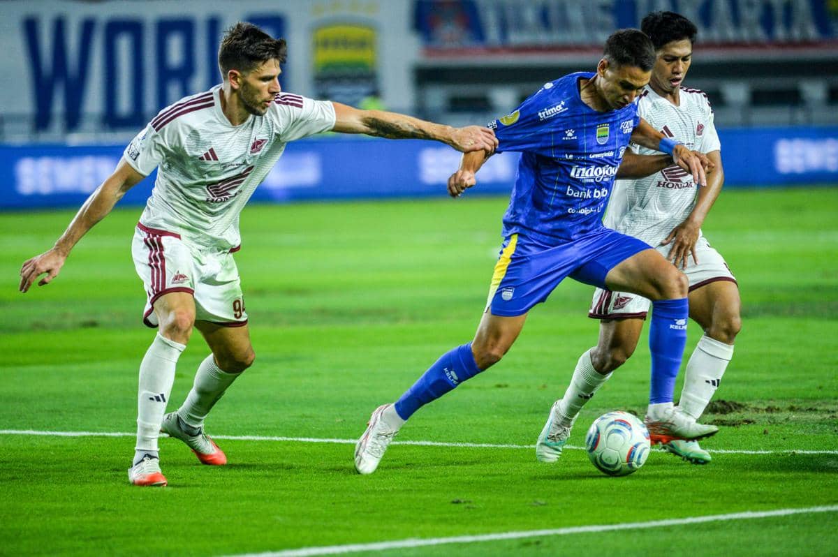 Persib versus PSM di BRI Super League 2026/2027.