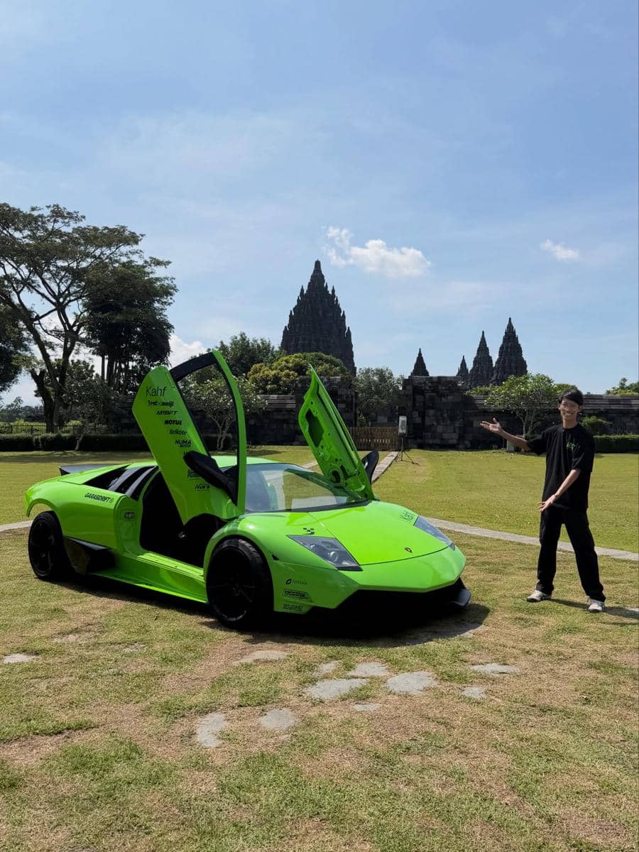 Lamborghini Murcielago pertama yang dimodifikasi menjadi mobil drift dengan perubahan untuk aksi melintir.