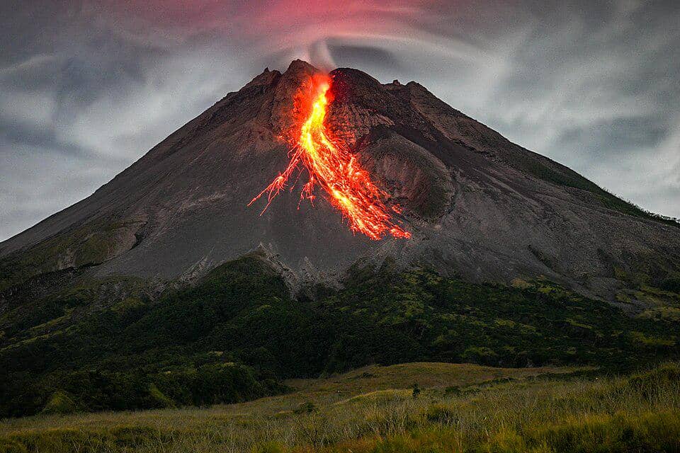 ilustrasi erupsi