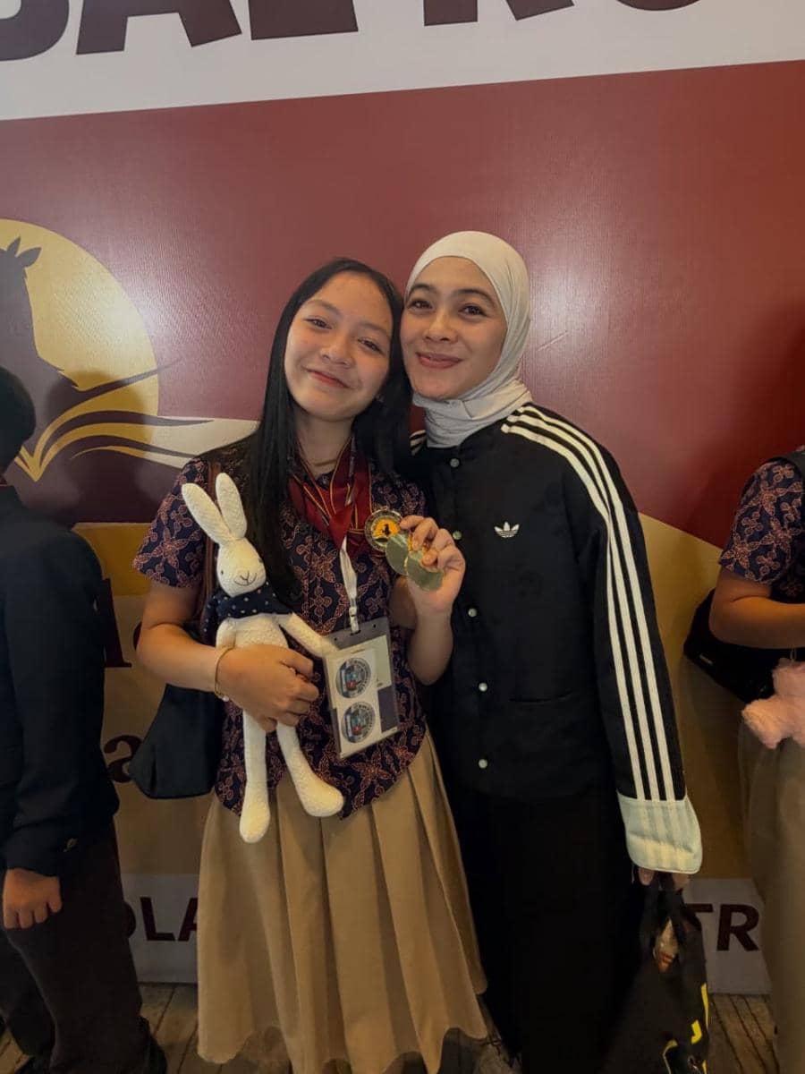 Embun Anak Dian Ayu dan Omesh raih Medali di Ajang Internasional