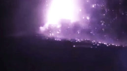 Gunung Anak Krakatau saat erupsi pada Jumat malam, 4 Septermber 2026. (Badan Geologi)