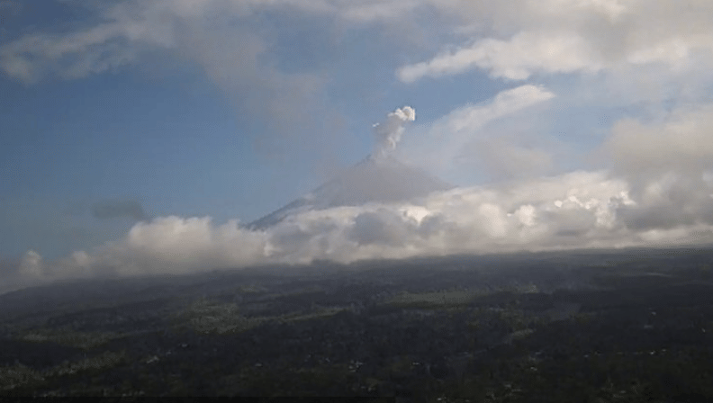 Gunung Semeru erupsi pada Minggu, 6 Septermber 2026. (Badan Geologi ESDM)
