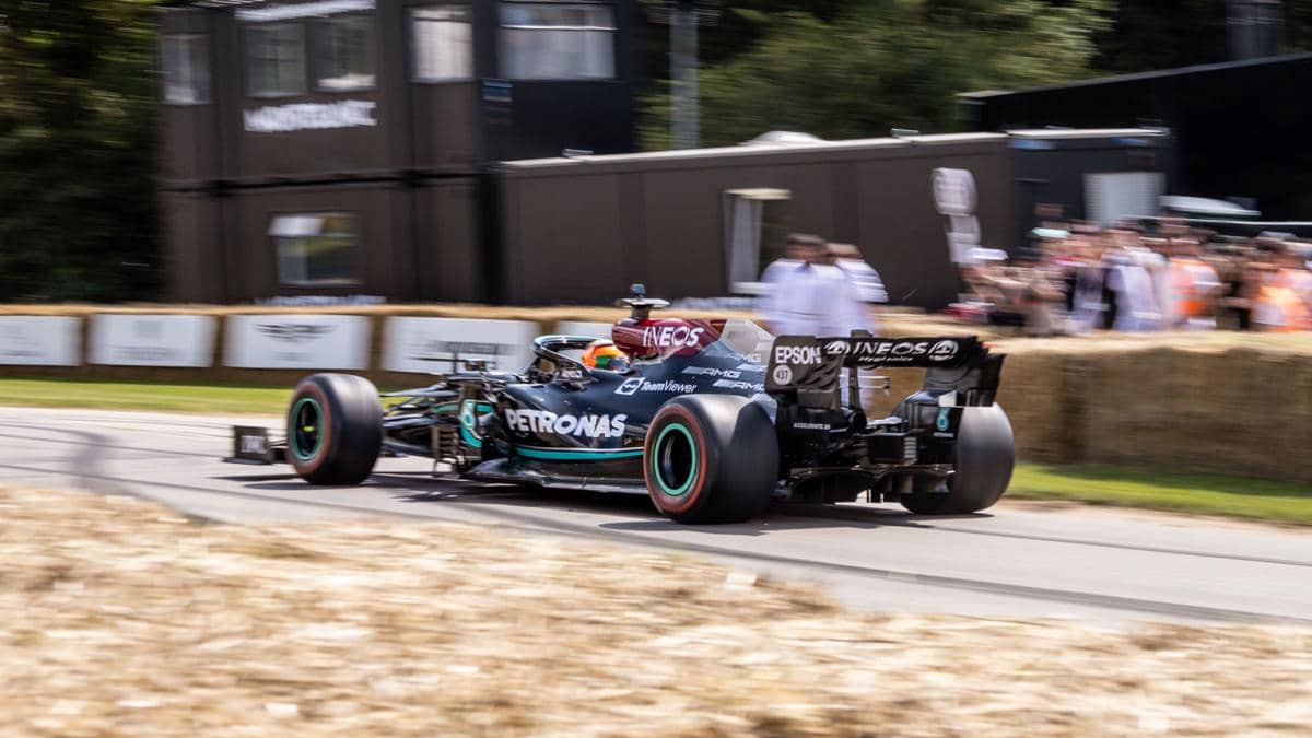 4 Raihan Finis 1-2 Mercedes di Formula 1 GP Italia