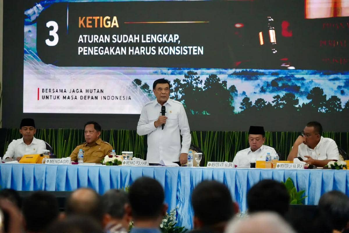 Menko Polkam Larang Perda yang Izinkan Pembakaran Lahan di Kalimantan