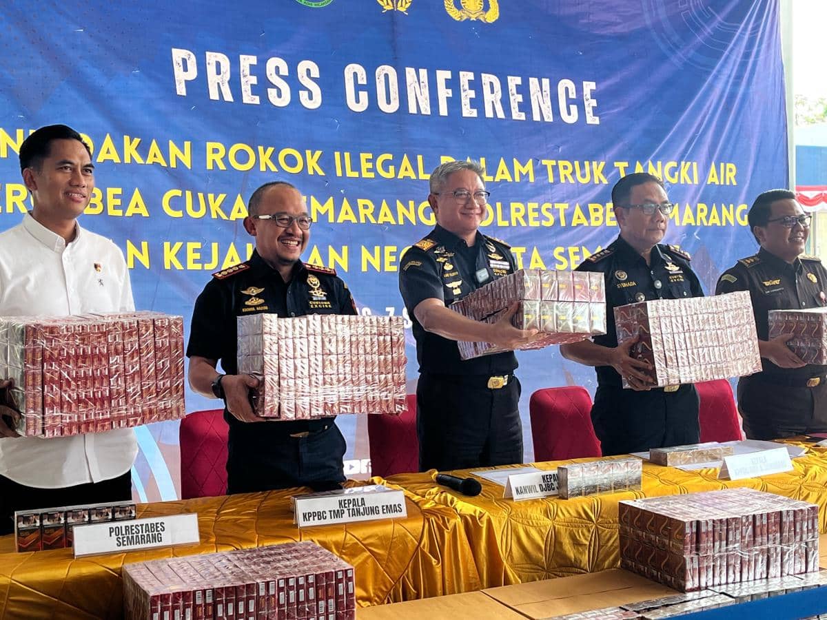 bea cukai semarang, rokok ilegal, truk tangki