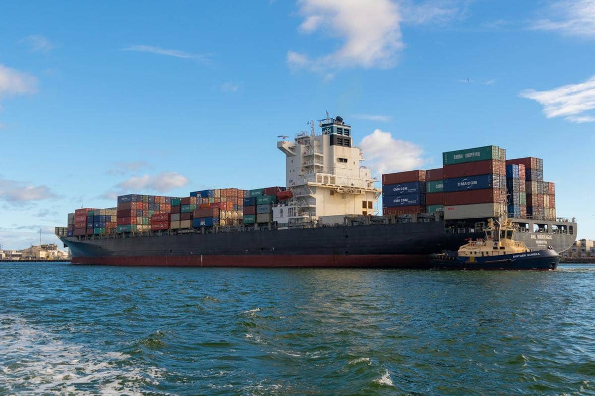 ilustrasi ekspor (unsplash.com/John Simmons)