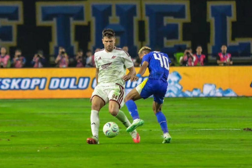 Persib versus PSM di BRI Super League 2026/2027.