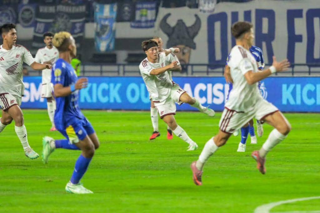 Persib versus PSM di BRI Super League 2026/2027.