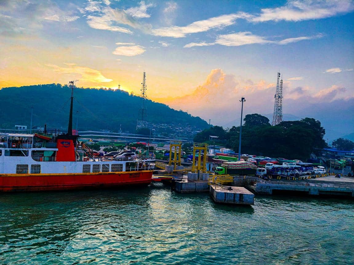 ilustrasi suasana Pelabuhan Merak