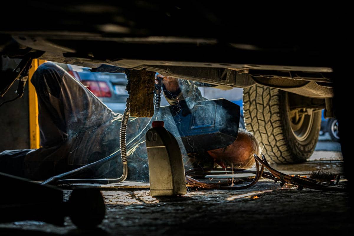 Bagian Mobil yang Perlu Dicek Setelah Kena Abu Vulkanik