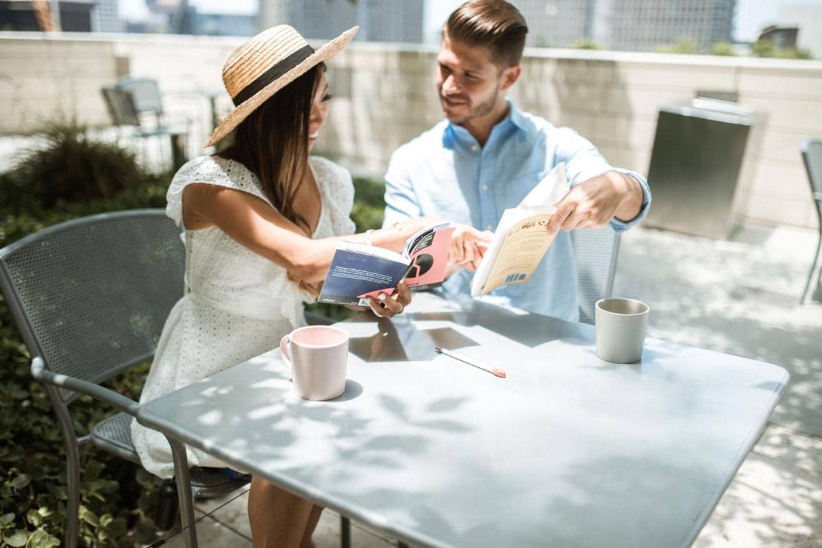ilustrasi pasangan quality time