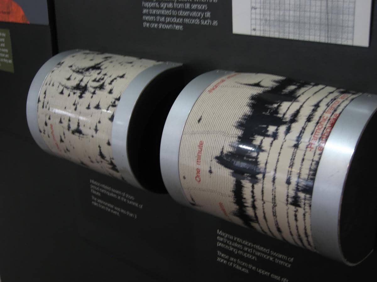 ilustrasi seismometer