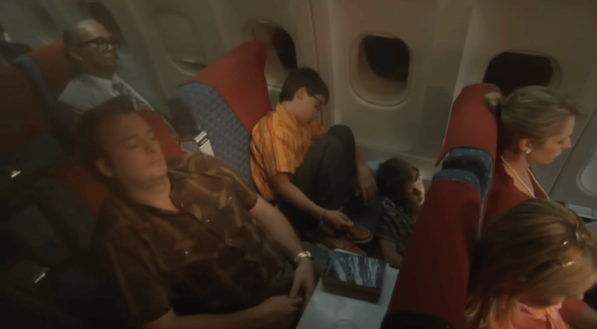 cuplikan dokumenter Falling From The Sky di Mayday: Air Disaster