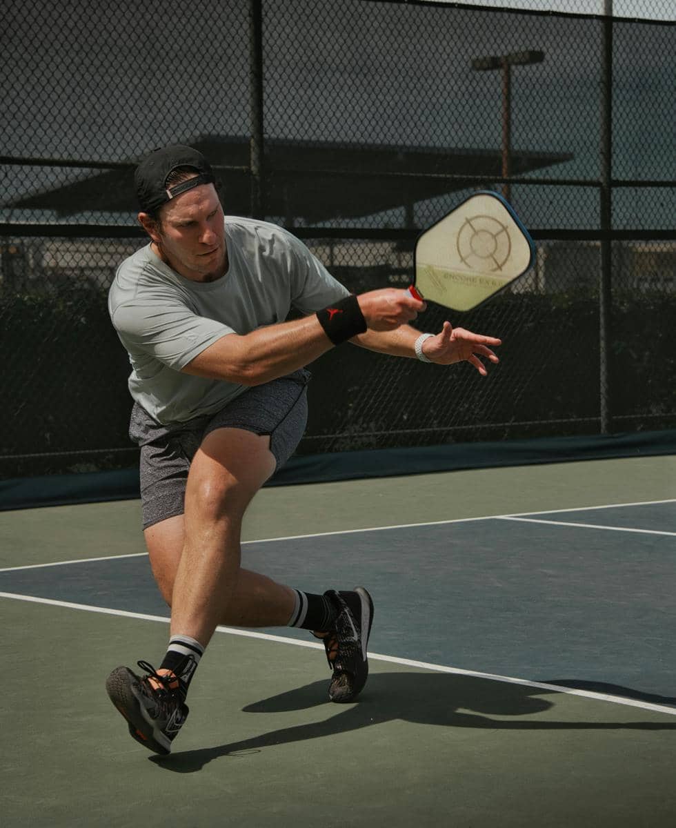 perbedaan sepatu pickleball dan tenis