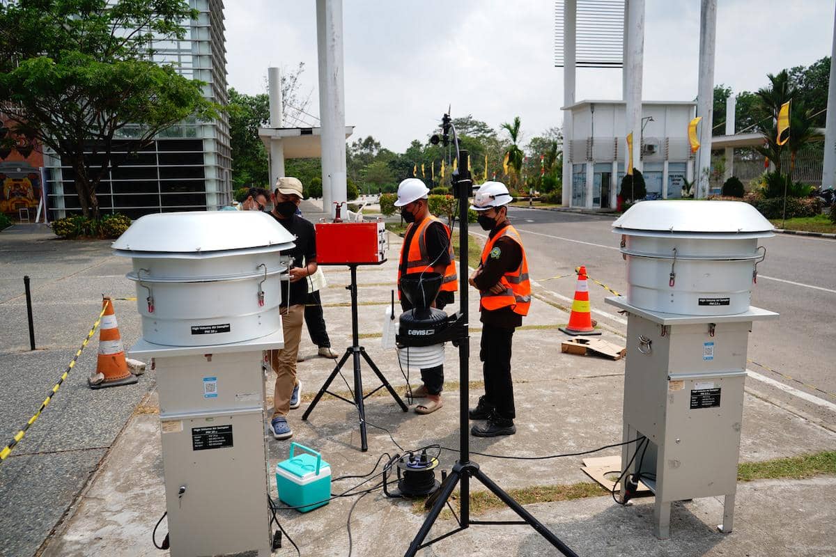 Program Studi Teknik Lingkungan Itera memantau kualitas udara di lingkungan kampus imbas masuknya abu vulkanik erupsi Gunung Anak Krakatau.