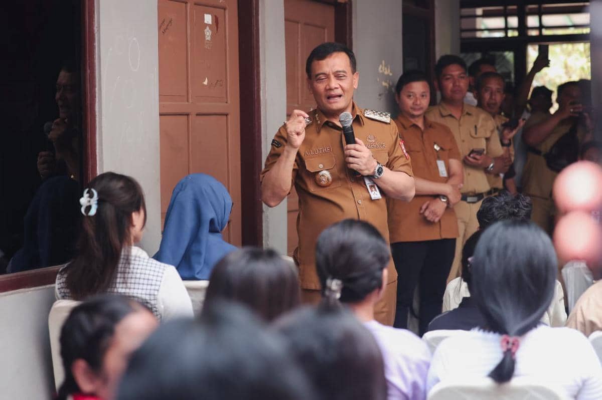  Ringankan Beban Bencana, Ahmad Luthfi Bantu Uang Kuliah & Kos Mahasiswa NTT