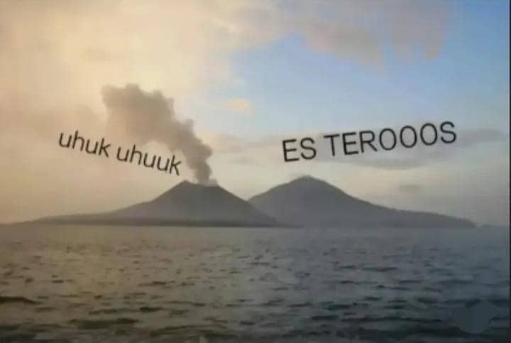 8 Meme Anak Krakatau yang Erupsi, Bikin Masyarakat Resah?