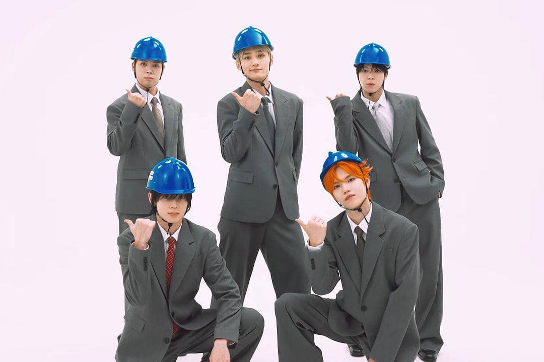 cuplikan MV 'Don't Panic!' milik VERIVERY