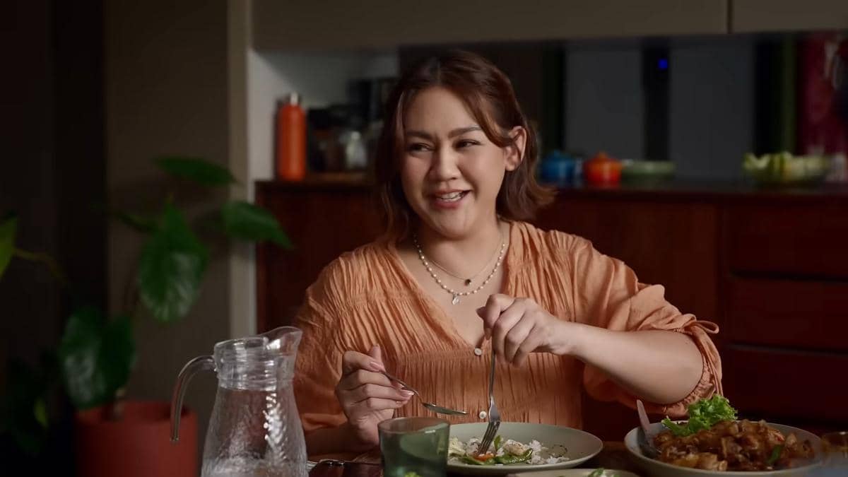 Tampilan teaser trailer film pendek Ada Apa Dengan Cinta: Rasa yang Beda dari kanal YouTube Royco Indonesia.