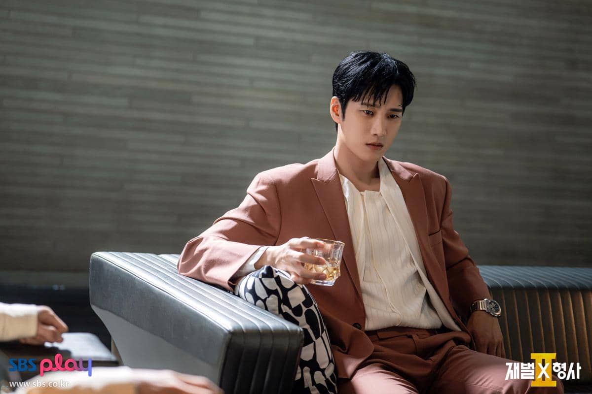 Benarkah Jin I Soo Mengidap Kepribadian Ganda di Flex X Cop 2?