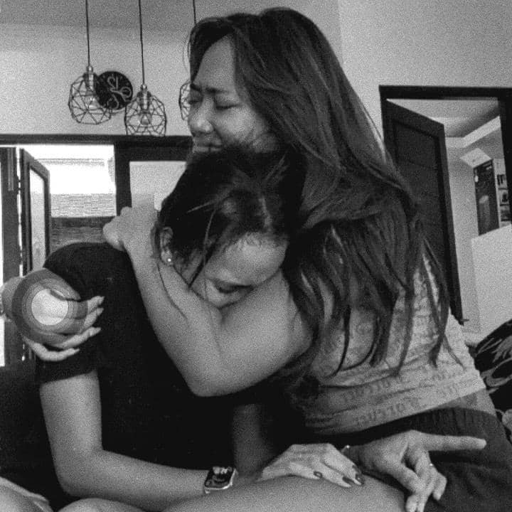 Kolase kenangan Marion Jola bersama Adelana, anjing peliharaannya yang telah mati, dalam unggahan Instagram.