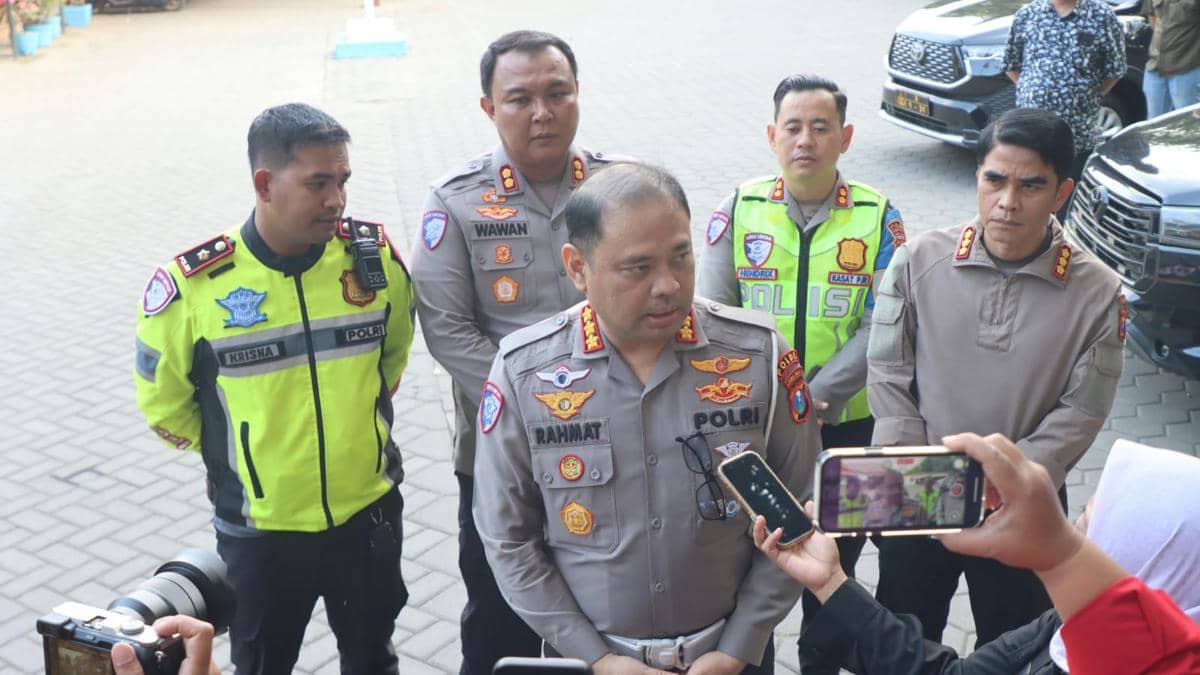 60 Polisi Ikut Siaga 24 Jam Urai Kepadatan di Ketapang