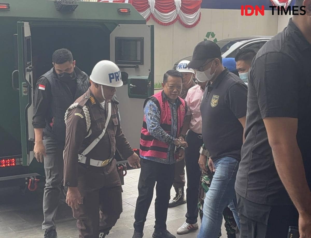 Febrie Tiba di Kejagung, Diperiksa Jadi Tersangka Penanganan Kasus ASABRI