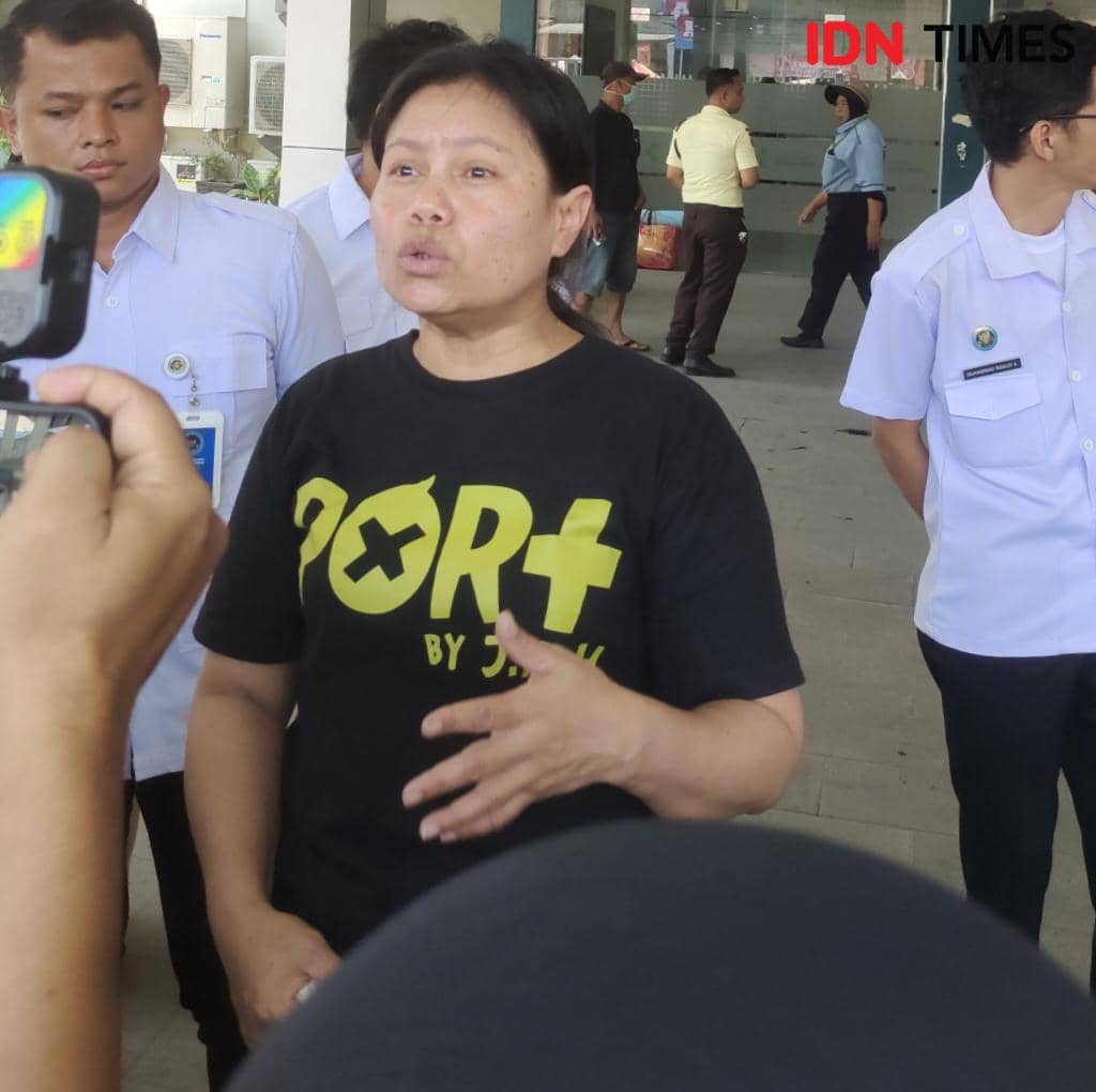 Elvinus Lusiana Sitanggang, ibu FP yang menjadi korban keracunan MBG, berada di Berastagi.