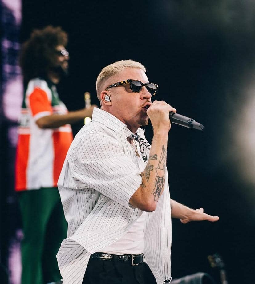 Potret Macklemore yang diunggah melalui akun Instagram @macklemore, menampilkan wajah musisi tersebut dalam sebuah foto.