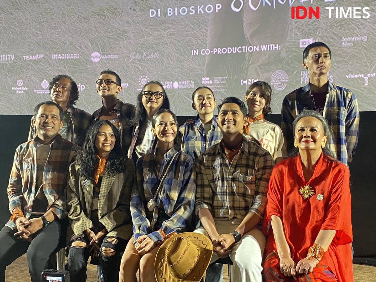 Sejumlah pemeran dan kru menghadiri konferensi pers perilisan poster dan trailer film Empat Musim Pertiwi.