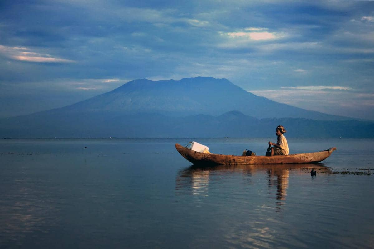 ilustrasi pemandangan gunung
