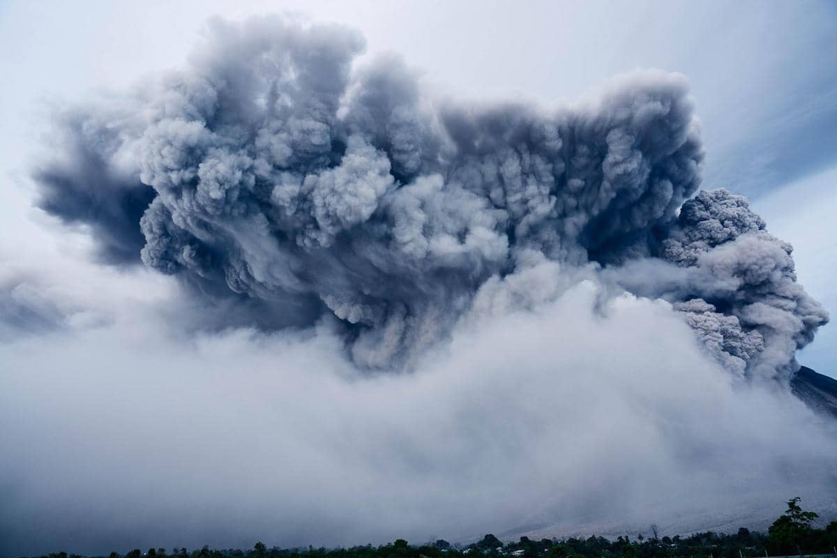 ilustrasi erupsi