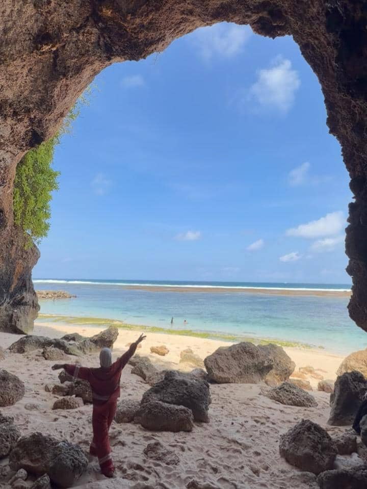 Ria Ricis menikmati liburan di Bali hingga Makassar